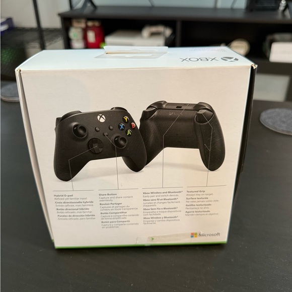 Xbox Series X/S Wireless Controller - Picture 2 of 3